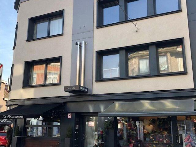 Stockel 1 bed + OFFICE New construction
