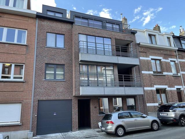 STOCKEL 1 bedroom APT with garden and 1 parking space