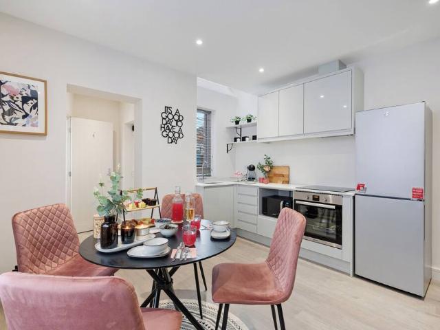 Stockport, SK3 9EH, United Kingdom | 2 bed house for rent #165064796 | Rentberry