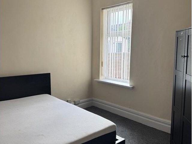 Stockport Road, Manchester M19, 4 bed semi detached house to rent, £1,700 pcm | PrimeLocation