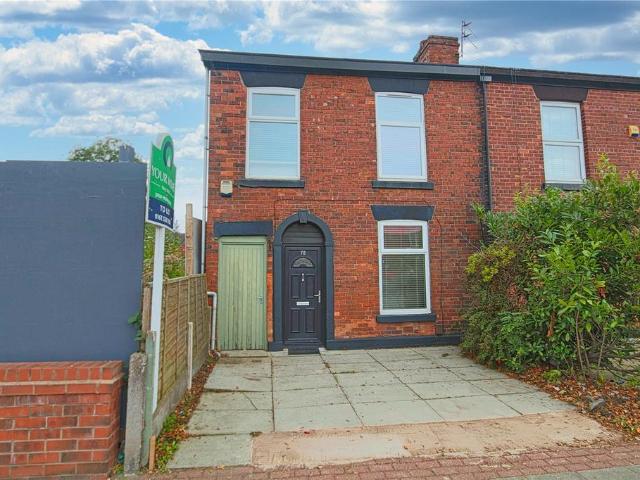 Stockport Road, Manchester M34 2 bed end of terrace house to rent £975 pcm £225 pw