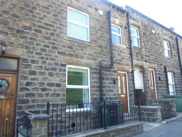 Stocks Bank Road Mirfield, WF14 3 bed terraced house to rent £1,100 pcm £254 pw