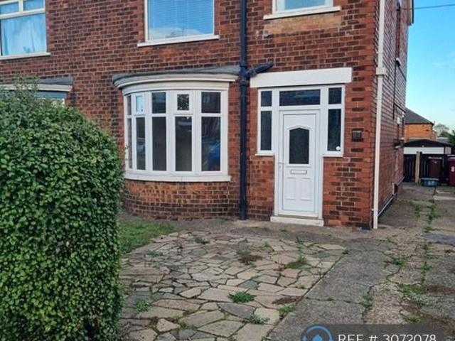 Stockshill Road, Scunthorpe, DN16 3 bed semi detached house to rent £1,050 pcm £242 pw