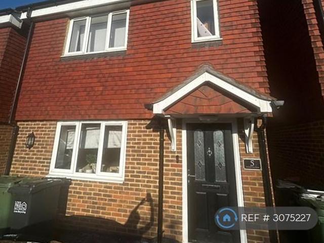 Stockton View, St Leonard's On Sea, TN37 4 bed detached house to rent £2,000 pcm £462 pw