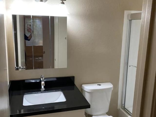 Stockton CA 95204 104383451