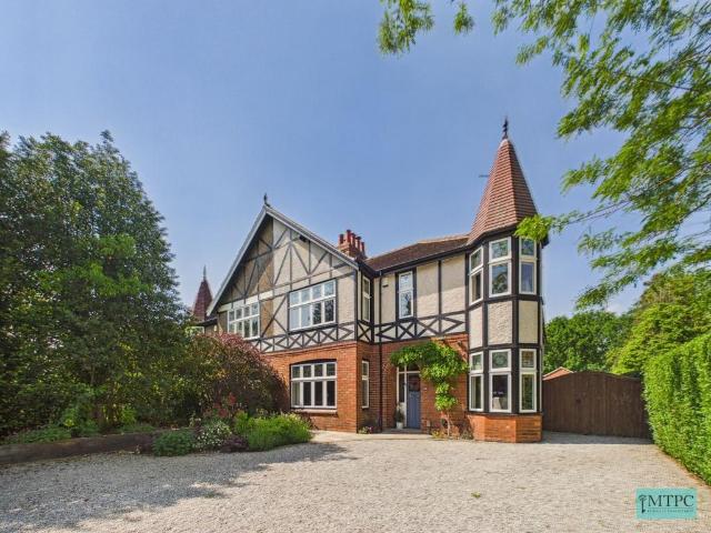 Stockton Lane, York 4 bed semi detached house to rent £3,500 pcm £808 pw