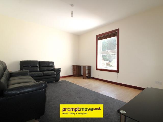 Stockwood Crescent, Luton LU1, 2 bed property to rent, £1,150 pcm | PrimeLocation