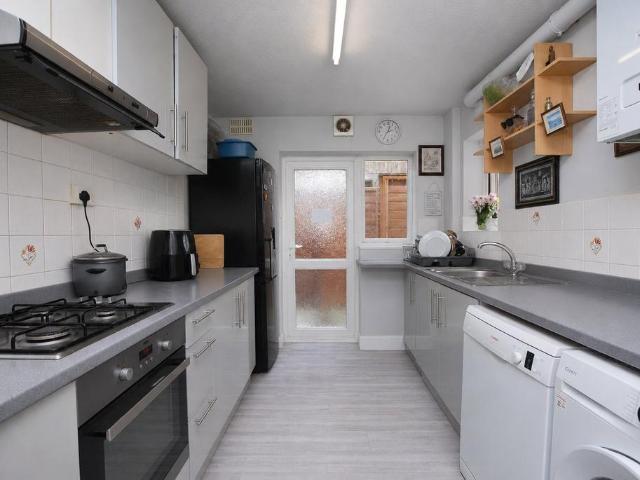 Stocton Road, Guildford, Surrey, GU1 House of multiple occupation to rent £760 pcm £175 pw