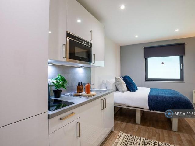 Stoddart Street, Newcastle Upon Tyne. Studio to rent £845 pcm £195 pw