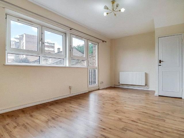 Stoford Close, London SW19, 3 bed flat to rent, £2,425 pcm | PrimeLocation
