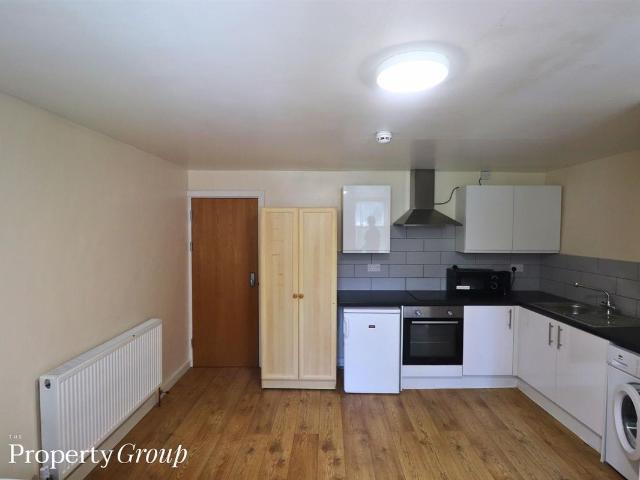 Stoke Green, Coventry CV3, 1 bed flat to rent, £800 pcm | PrimeLocation