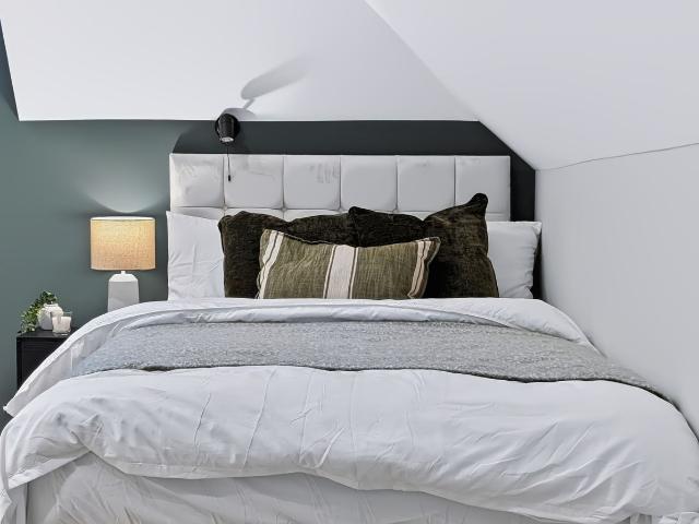 Stoke Newington High St, London N16, Studio to rent, £1,400 pcm | PrimeLocation