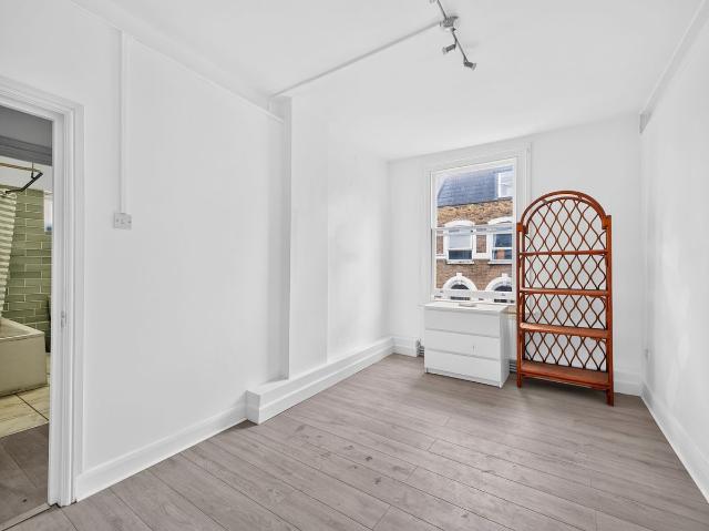 Stoke Newington Road, London N16, 4 bed flat to rent, £3,750 pcm | PrimeLocation