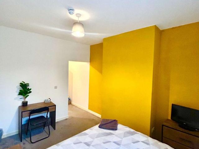 Stoke On Trent, UK ST4, 13 bed shared accommodation to rent, £600 pcm | PrimeLocation