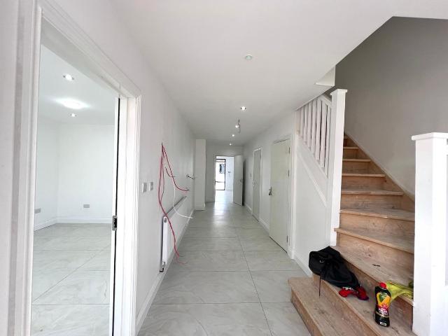 Stoke Poges Lane, Slough SL1, 6 bed semi detached house to rent, £6,500 pcm | PrimeLocation