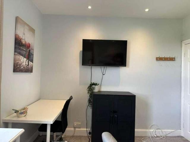 , Stoke Road, Guildford, GU1