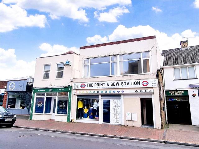 Stoke Road, Gosport, PO12 2 bed apartment to rent £1,050 pcm £242 pw