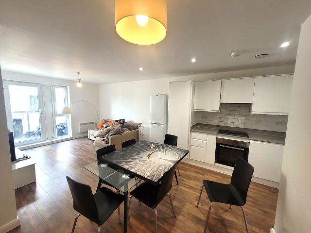 Stoke Road, Slough SL2, 2 bed flat to rent, £1,500 pcm | PrimeLocation