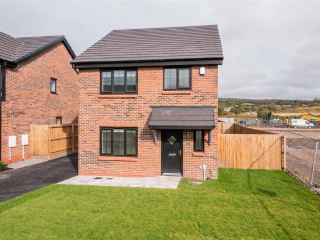 Stokers Drive, Horwich 3 bed detached house to rent £1,575 pcm £363 pw