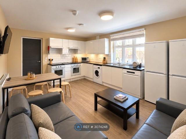 Stokes Croft, Bristol BS1, 6 bed flat to rent, £5,010 pcm | PrimeLocation