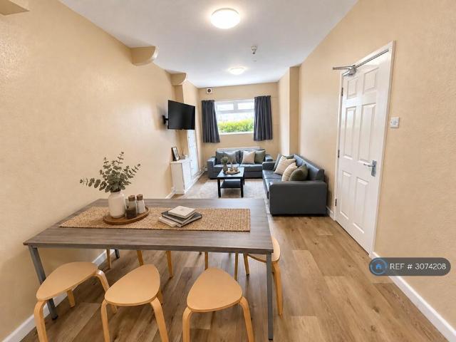 Stokes Croft, Bristol, BS1 6 bed terraced house to rent £4,800 pcm £1,108 pw