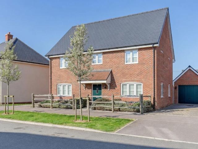 Stokes Link, Runwell, Wickford SS11, 4 bed detached house to rent, £2,895 pcm | PrimeLocation
