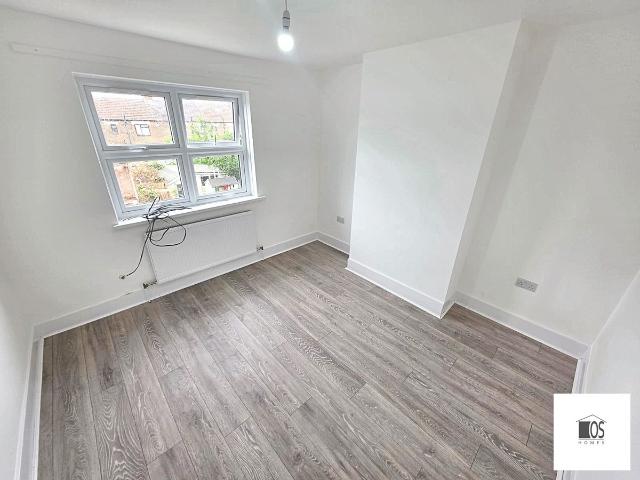 Stokes Road, London E6, 3 bed terraced house to rent, £2,250 pcm | PrimeLocation