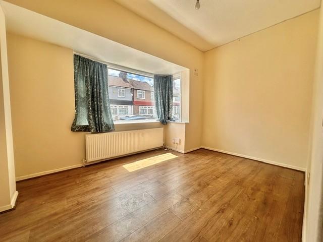 Stokes Road, London, E6 4 bed house to rent £2,400 pcm £554 pw