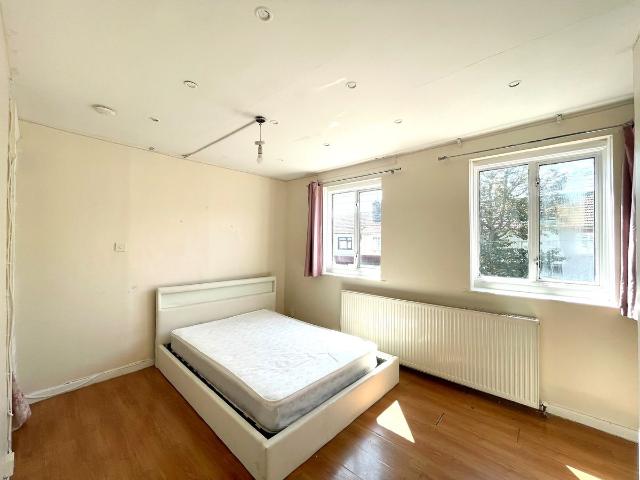 Stokes Road, London E6, 4 bed property to rent, £2,500 pcm | PrimeLocation