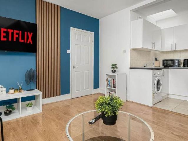 Stonard Road, London N13, 1 bed maisonette to rent, £2,500 pcm | PrimeLocation