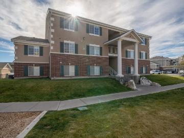 Stone Brook Apartments 2 Bedroom Apartment for Rent at 600 Pioneer Rd, Rexburg, ID 83440