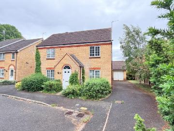 Stone, Buckinghamshire HP17 4 bed detached house to rent £1,950 pcm £450 pw