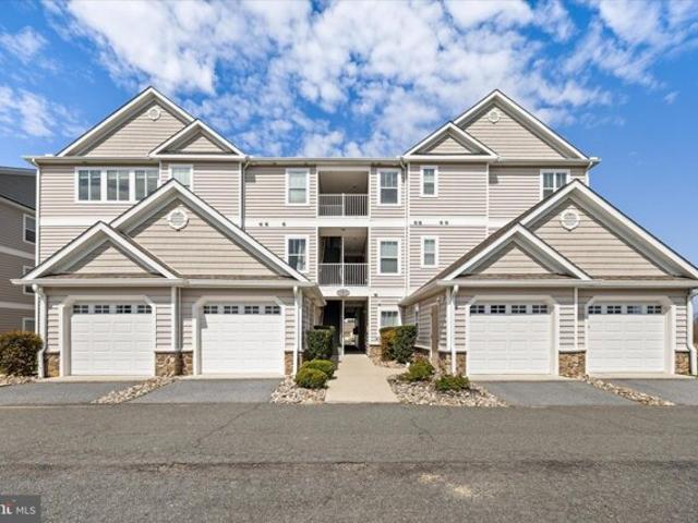 Stone Chase Way Unit A, Milford, Condo For Sale