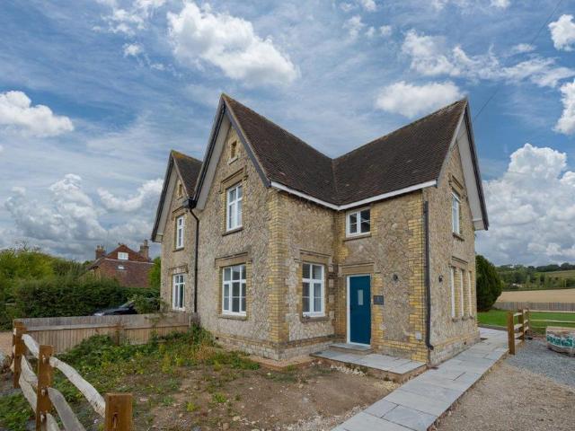 Stone Cottages, Kemsing, Kent 2 bed semi detached house to rent £2,100 pcm £485 pw