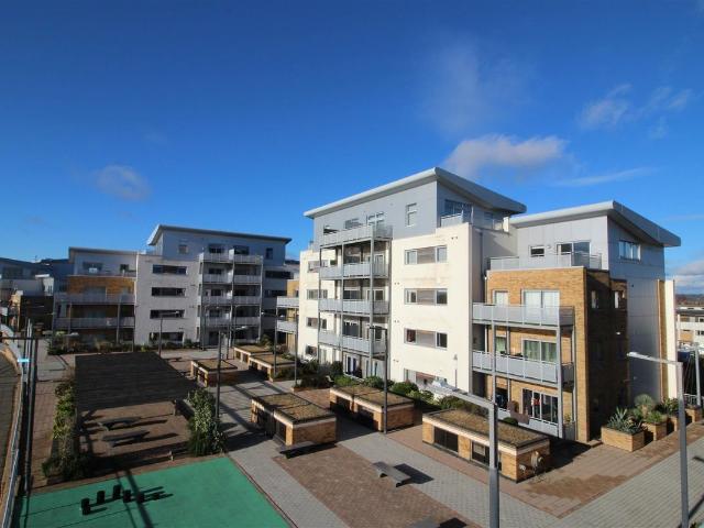 Stone Close, Poole BH15, 2 bed flat to rent, £1,375 pcm | PrimeLocation