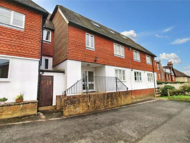 Stone Cross, East Sussex TN20 2 bed apartment to rent £975 pcm £225 pw