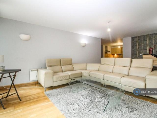 Stone Gate House, Bradford, BD1 2 bed flat to rent £795 pcm £183 pw