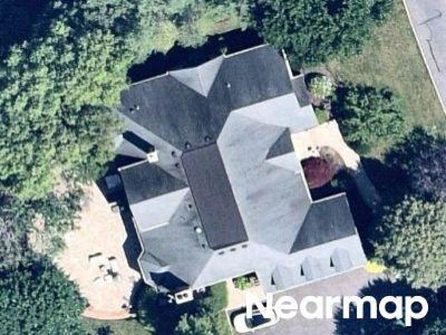 Stone Hill Dr N