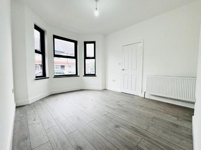 Stone Hill Road, DERBY 3 bed house to rent £1,250 pcm £288 pw