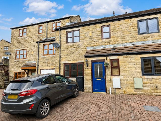Stone House Fold, Oakworth, Keighley. 3 bed terraced house to rent £1,050 pcm £242 pw