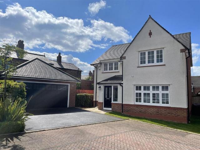 Stone Mason Crescent, Ormskirk, L39 4 bed house to rent £1,750 pcm £404 pw