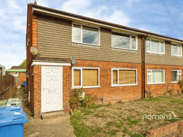 Stone Street, Aldershot, Hampshire, GU12 2 bed flat to rent £1,250 pcm £288 pw
