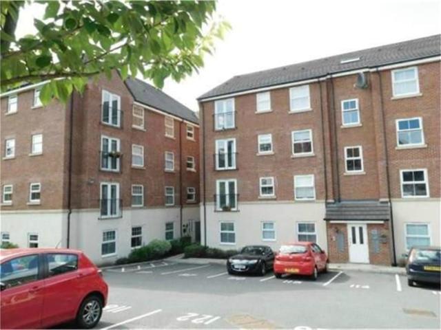 Stonemere Drive, Radcliffe M26, 2 bed flat to rent, £850 pcm | PrimeLocation