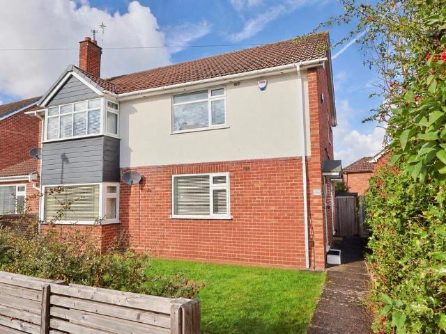 Stonebury Avenue, Coventry CV5 2 bed maisonette to rent £900 pcm £208 pw
