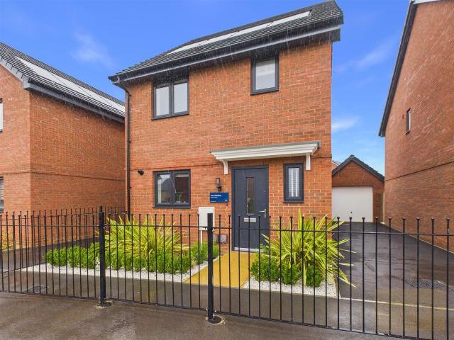 Stonebeck Way, Brockworth, Gloucester GL3, 3 bed property to rent, £1,550 pcm | PrimeLocation