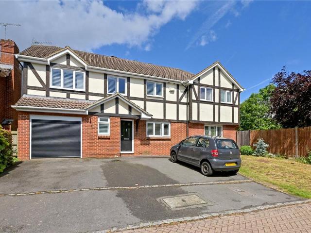 Stonebridge Field, Eton, Windsor. 4 bed detached house to rent £3,850 pcm £888 pw