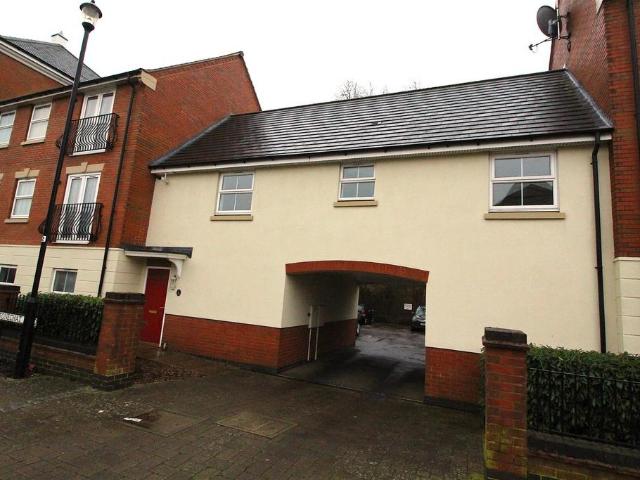 Stonechat Road, Coton Meadows 2 bed house to rent £950 pcm £219 pw