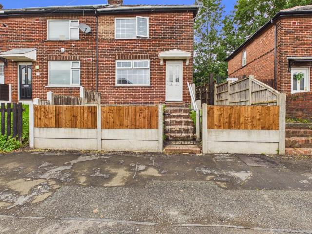 Stonecliffe Avenue, Stalybridge, SK151BB 2 bed semi detached house to rent £1,200 pcm £277 pw