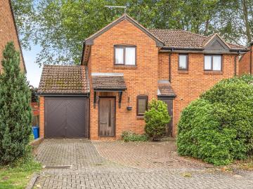 Stonefield Park, Maidenhead, SL6 3 bed semi detached house to rent £1,900 pcm £438 pw