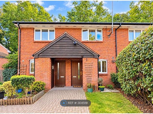 Stonefield Park, Maidenhead SL6, 2 bed terraced house to rent, £1,800 pcm | PrimeLocation